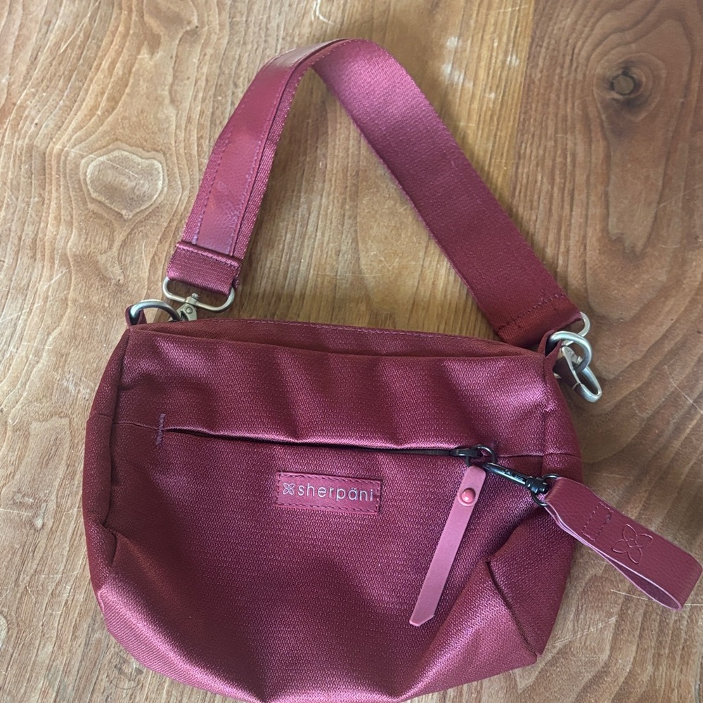 Sherpani Skye Bag in Berry Red